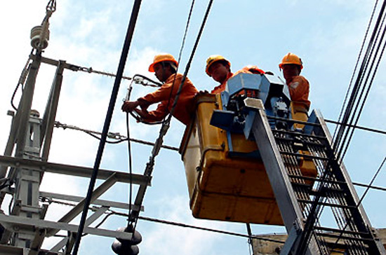 Khoản lỗ 6.500 tỷ đồng của EVN trong 7 tháng là do phải chạy dầu để phát điện.