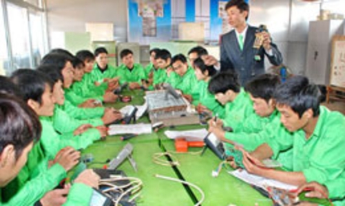 Huyện nghèo xuất khẩu lao động: Gian nan đào tạo nghề