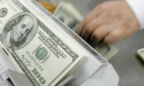 Tiền đang chạy về phía nước Mỹ