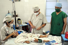 Ca phẫu thuật đem lại cho em nụ cười nơi khuôn mặt, sự quan tâm của mọi người đem lại cho em nụ cười nơi trái tim.