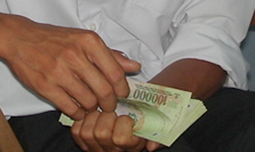 Thưởng Tết năm nay khó được như năm ngoái