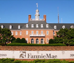 Trước đây, Fannie, Freddie và AIG đều đã từng bị phát hiện làm giả sổ sách và buộc phải sửa chữa các lỗi kế toán gây sai lệch số liệu lên tới hàng tỷ USD.