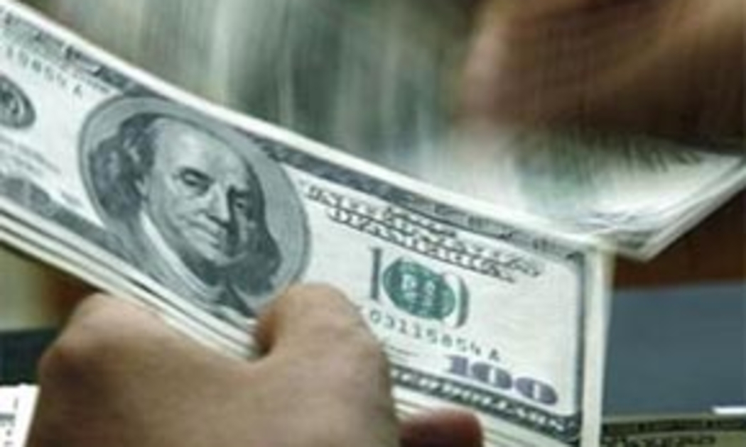 Lãi suất huy động USD tăng tạo thêm sức cầu, thêm giá trị cho các khoản tiền gửi. Cầu ngoại tệ sẽ tiếp tục thúc đẩy tỷ giá VND/USD lên cao.