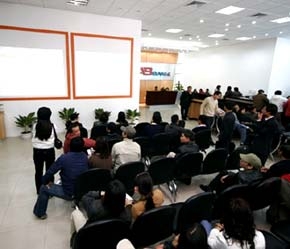 Trong Chỉ thị 03, điểm mà không chỉ các ngân hàng mà cả nhà đầu tư cũng như giới quan sát đặt câu hỏi trong thời gian qua là khái niệm “chứng khoán” được hiểu như thế nào, gồm những đối tượng nào thuộc diện giới hạn tỷ lệ 3% tổng dư nợ? - Ảnh: VT.