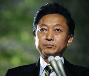 Thách thức đang chờ đón tân Thủ tướng Nhật Yukio Hatoyama - Ảnh: Reuters.