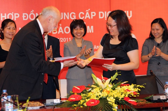 Lễ ký hợp tác giữa Prudential VN với Techcombank.