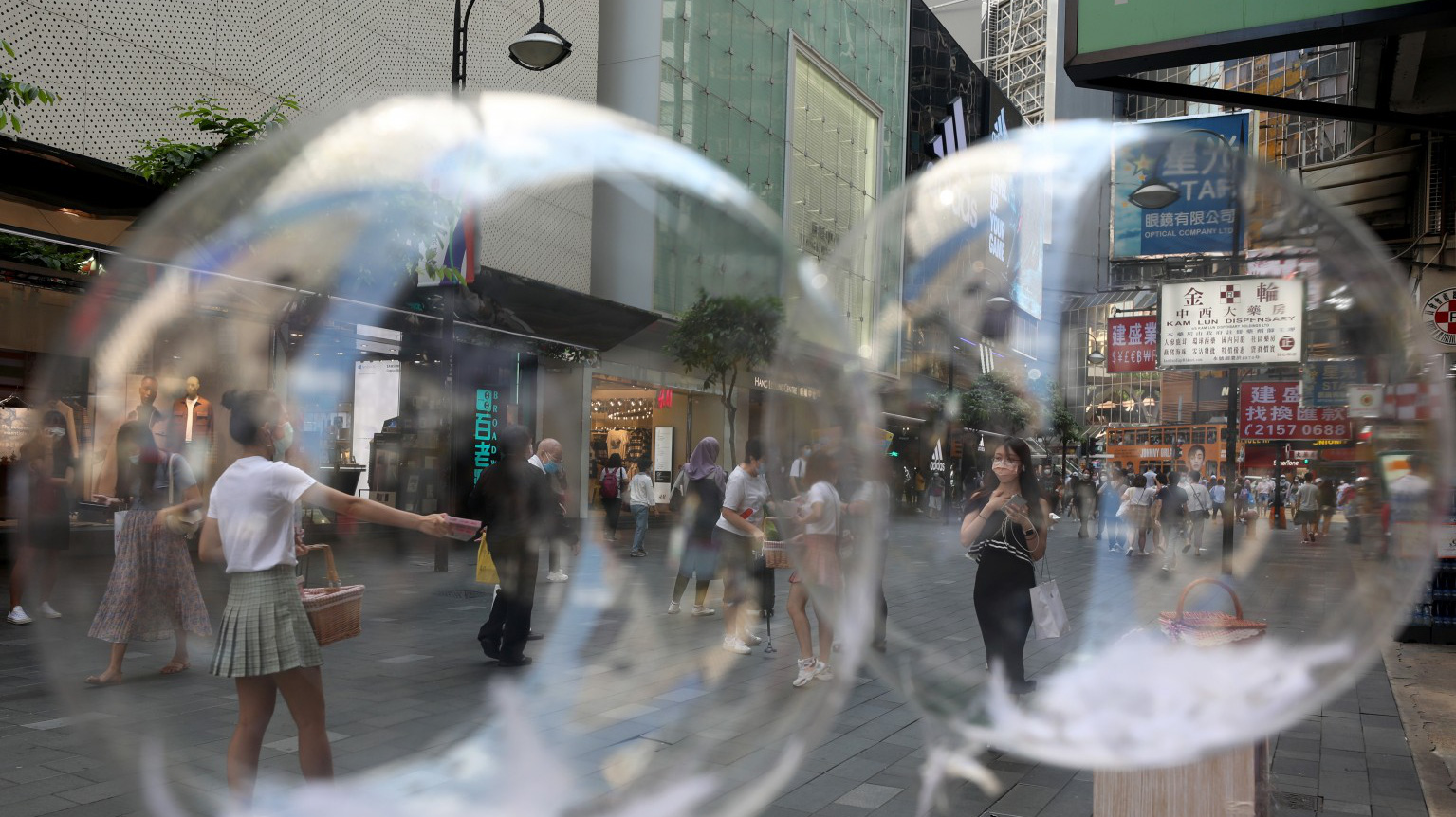 Các chính phủ trên toàn cầu đang phải vật lộn để tìm cách khôi phục nguồn thu du lịch và "bong bóng du lịch" là một giải pháp lý tưởng - Ảnh: Getty Images