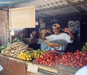 Một cửa hàng nông sản ở Cuba.