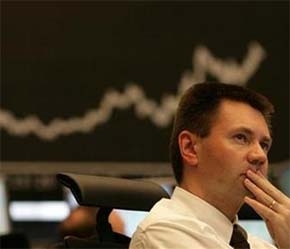 Các nhà đầu tư nước ngoài đã rót khoảng 4 tỷ USD vào thị trường chứng khoán Việt Nam - Ảnh: Reuters.