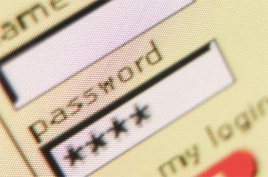 Để tăng cường tính bảo mật, một số website đã buộc người sử dụng phải “trộn lẫn” cả số lẫn chữ, thậm chí là cả biểu tượng trong mật khẩu.