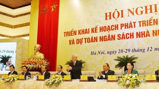 Lần đầu tiên Tổng bí thư cùng Chủ tịch nước, Chủ tịch Quốc hội tham dự hội nghị của Chính phủ.