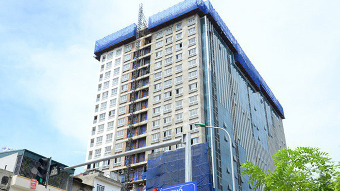 Dự án 8B Lê Trực vi phạm cả về chiều cao và diện tích sàn, được uỷ ban nhân dân thành phố Hà Nội đánh giá là vụ việc phức tạp, vi phạm pháp luật về xây dựng nghiêm trọng. 