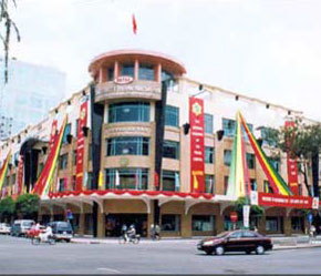 Thương xá Tax, một trung tâm thương mại tại Tp.HCM.