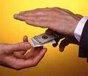 Các quy định rạch ròi sẽ làm giảm bớt tiêu cực, nhất là tham nhũng và hối lộ của các nhà xuất nhập khẩu với nhân viên hải quan, giúp giảm chi phí cho hàng hóa.