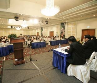 Quang cảnh đại hội cổ đông 2008 của Công ty Cổ phần Đầu tư xây dựng Bình Chánh.