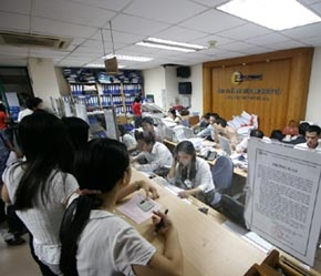 Không hẹn mà gặp, nhiều nhà đầu tư xác định phiên giảm mạnh hôm qua đã tạo nên cơ hội để mua vào - Ảnh: VT.