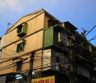 Nhà cho người có thu nhập thấp, thu nhập trung bình là thị trường đầy tiềm năng! Mặc dù vậy nhưng lâu nay, thị trường này vẫn còn bị bỏ ngỏ - Ảnh: Việt Tuấn.