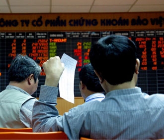 Giãn nợ và khoanh nợ là giải pháp được xét đến đầu tiên để ngăn chặn việc các công ty chứng khoán và ngân hàng ép bán cổ phiếu cầm cố, repo.