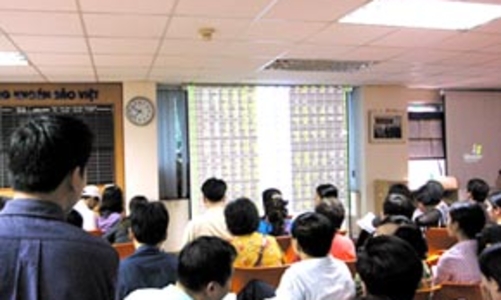 Lần đầu tiên xếp hạng tín dụng doanh nghiệp niêm yết