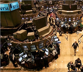 Phản ứng trước quyết định của FED, các chỉ số trên thị trường chứng khoán Mỹ đã đồng loạt tăng điểm mạnh mẽ.