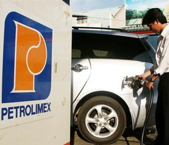 Tổng công ty Xăng dầu Việt Nam lỗ 900 tỉ đồng trong năm 2007.