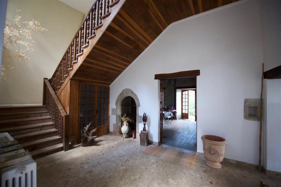 1 triệu USD mua được căn nhà thế nào ở các nước? - Ảnh 33.