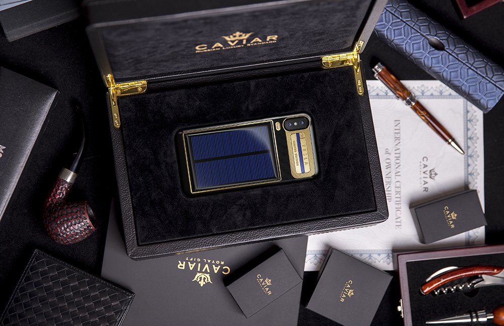 iPhone X Tesla dùng pin năng lượng mặt trời giá hơn 4.000 USD - Ảnh 9.