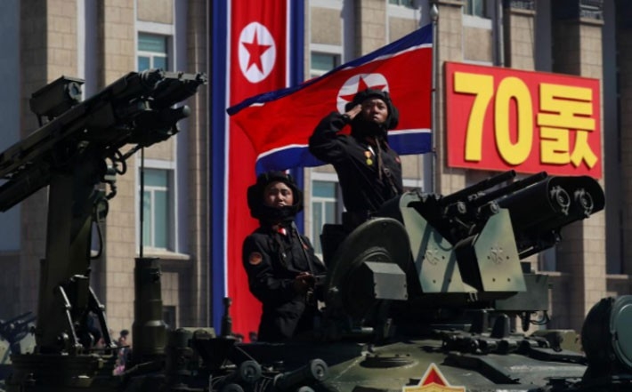 Triều Tiên không còn khoe tên lửa tầm xa trong lễ duyệt binh - Ảnh 10.