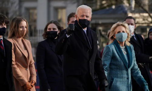 Bị phong tỏa và giãn cách, dân Mỹ theo dõi ông Biden nhậm chức thế nào?