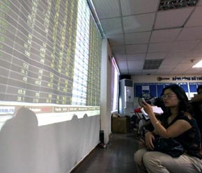 Trong phiên mở đầu tuần này, khối lượng giao dịch khớp lệnh vẫn chưa có nhiều chuyển biến.
