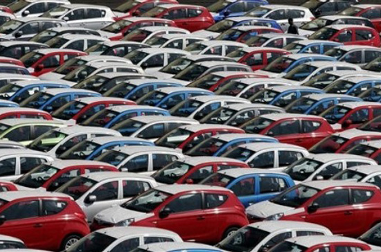 Mẫu xe i20 của Hyundai tại cảng Chennai - Ảnh: AP