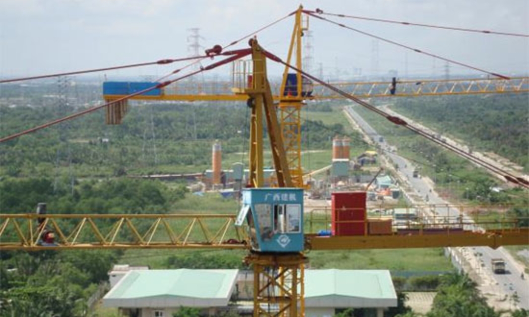 Tình trạng đầu tư dàn trải kéo dài, hiệu quả đầu tư thấp đã tác động xấu đến các cân đối lớn của nền kinh tế.