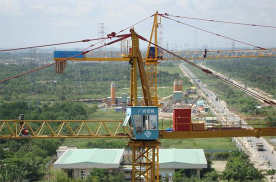 Tình trạng đầu tư dàn trải kéo dài, hiệu quả đầu tư thấp đã tác động xấu đến các cân đối lớn của nền kinh tế.