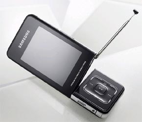Nokia N77.