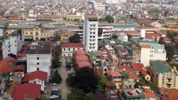 Tín dụng “cảnh giác” với nợ xấu bất động sản