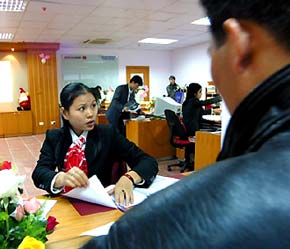 Tất cả các nước đứng đầu danh sách xếp hạng đều giám sát doanh nghiệp, thế nhưng họ thực hiện theo những cách thức tốn ít chi phí và ít phiền hà - Ảnh: Việt Tuấn.