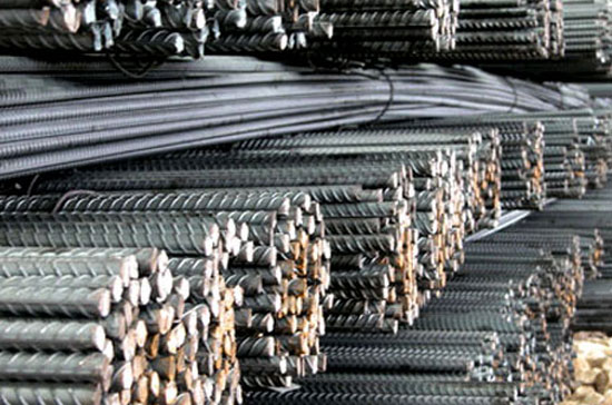 Giá thép liên tục biến động.