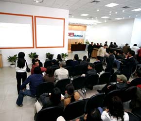 Nhà đầu tư dường như còn quá ít thời gian chuẩn bị cho phương thức khớp lệnh liên tục sắp tới - Ảnh: Việt Tuấn.