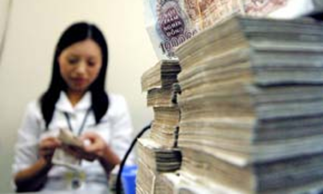 Theo lộ trình gia nhập WTO, từ ngày 1/4 năm nay, các tổ chức tín dụng nước ngoài được phép thành lập và hoạt động dưới hình thức 100% vốn nước ngoài tại Việt Nam.