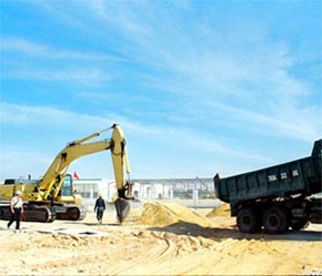 Một công trường tại dự án Nhà máy Lọc dầu Dung Quất.