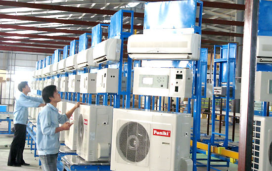 Một dây chuyền sản xuất máy lạnh của Hòa Phát