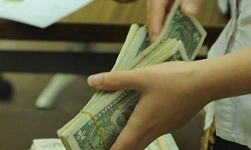 Sẽ giảm thêm lãi suất USD?