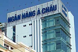 Nguồn thu tư hai hoạt động thế mạnh của ACB là dịch vụ, kinh doanh ngoại hối và vàng có sự sụt giảm trong năm 2010.