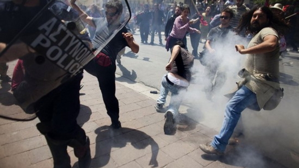 Hy Lạp ngập sâu trong căng thẳng và bạo lực