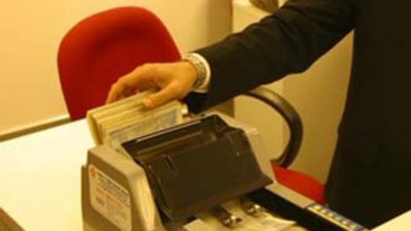 Bỏ trần, ấn định lãi suất tối đa 18%/năm