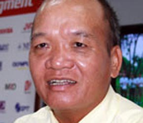 "Chưa bán được cổ phiếu nên tôi đang phải xin hoãn nợ. Tôi cũng chưa tìm được nguồn vốn góp vào FPT Bank, vì mọi người đều biết, không thể vay ngân hàng để góp vốn thành lập ngân hàng."