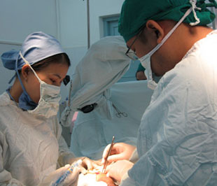 Khi được áp dụng luật khám bệnh, chữa bệnh sẽ góp phần nâng cao chất lượng khám chữa bệnh để đáp ứng nhu cầu ngày càng cao của người dân.