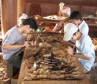 Chi phí vay vốn của doanh nghiệp giảm sẽ góp phần thuận lợi hạ giá thành sản phẩm trên thị trường.