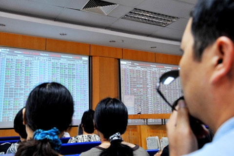 Cả nhà đầu tư trong nước lẫn nước ngoài đều hạn chế "vận động" trong bối cảnh thị trường còn rủi ro cao