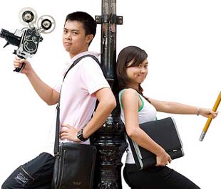 Nguyễn Hoàng (bên trái) và Nguyễn Hồng Thanh Thảo.